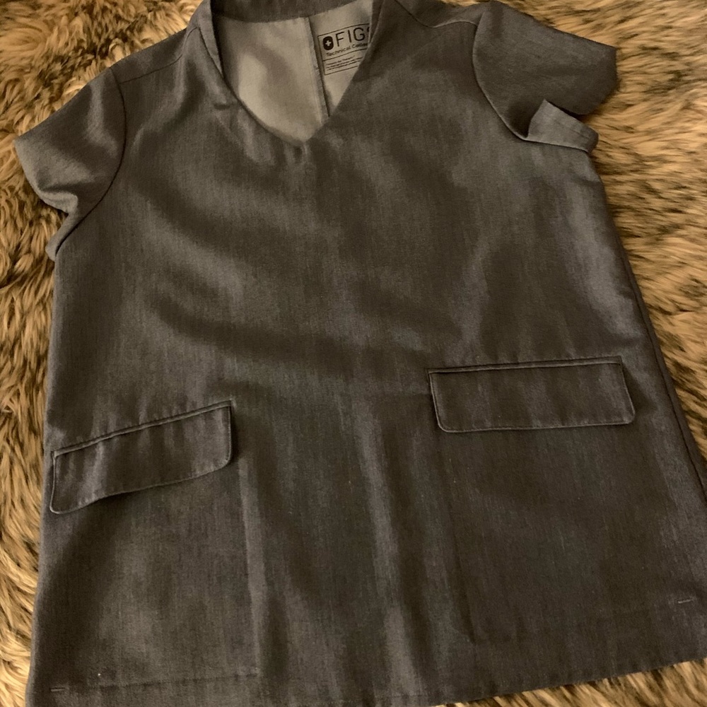 Scrub top rare style